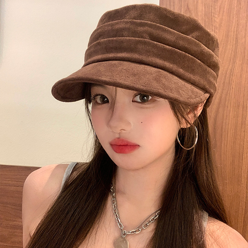 麂皮復古貝雷帽，出門秒變時髦精，拍照也超上鏡， 秋冬搭配大衣、毛衣都超適合，瞬間提升時尚度，時髦精必備