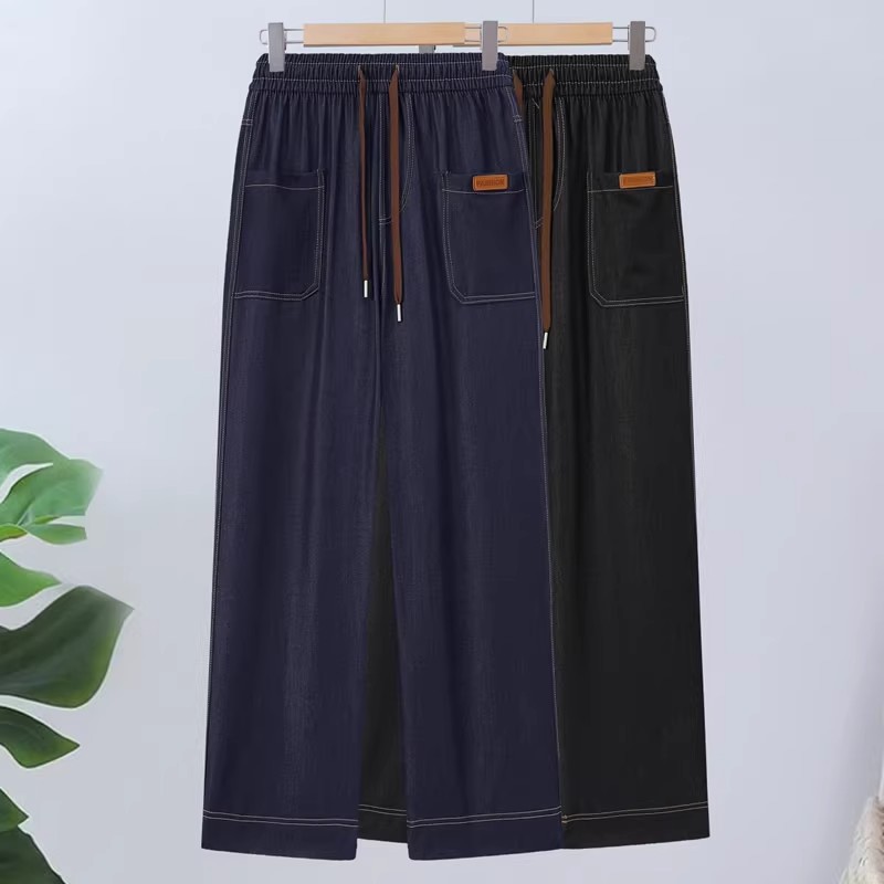 直筒版型，包容腿型顯高顯瘦，面料親膚柔軟，舒適到不想脫掉