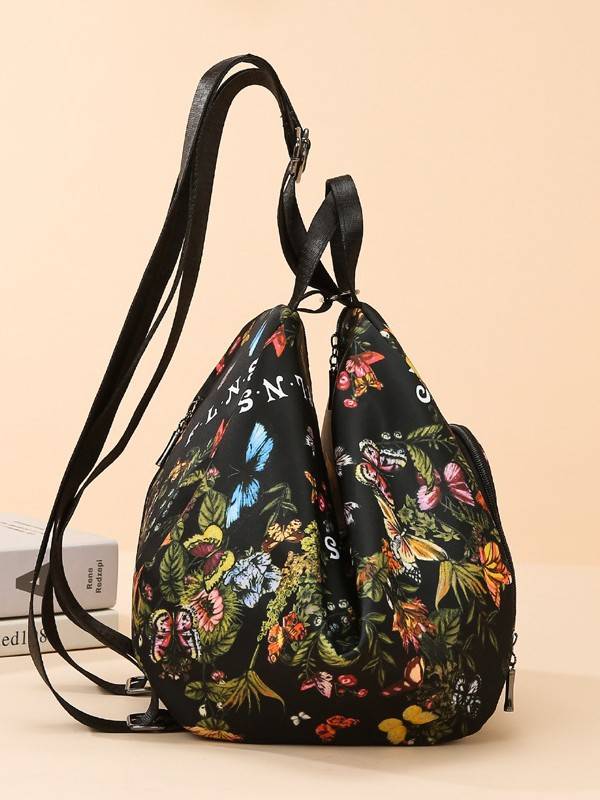 超大容量輕鬆裝下泳衣和毛巾，僅重350克，背著不累！三種背法隨心所欲